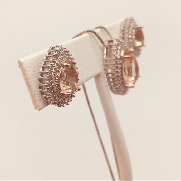 Earrings and necklace with “ peach “ crystal - Picture 2 of 9